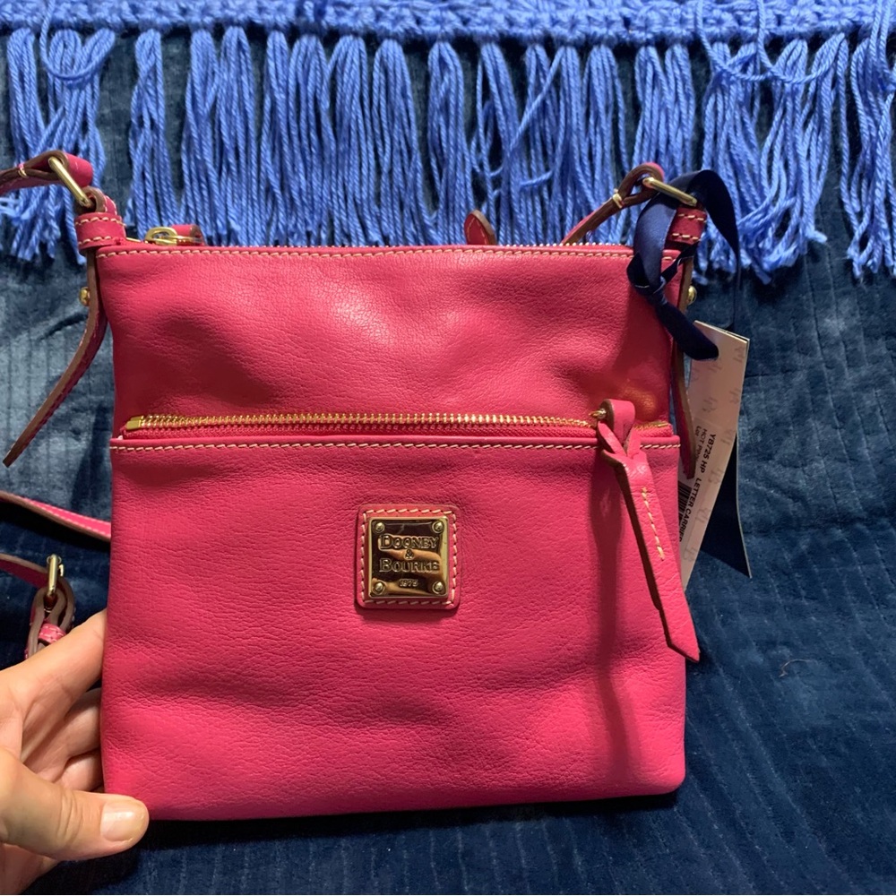 NWT Dooney & Bourke Hot PINK Letter Carrier Crossbody Leather Purse NEW